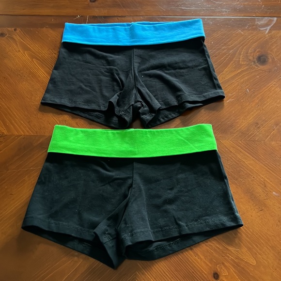 Dancemaker Popular Sports Bundle of 2 XS Dance Shorts - Picture 2 of 6